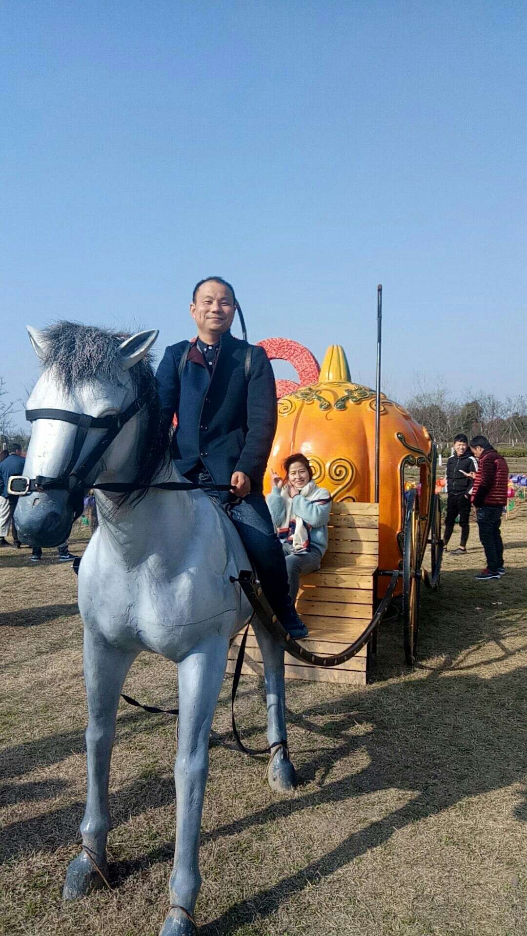 山西省支持民營(yíng)企業(yè)發(fā)展大會(huì)在太原召開 大運(yùn)九州集團(tuán)有限公司董事長(zhǎng)遠(yuǎn)勤山榮獲山西省第四屆優(yōu)秀中國(guó)特色社會(huì)主義事業(yè)建設(shè)者稱號(hào)